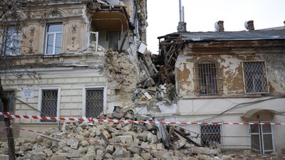 В Одесі обвалився будинок, на якому раніше з'явилася тріщина В Одесі обвалився будинок, на якому раніше з'явилася тріщина