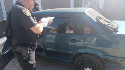 Автомобіль, поліція, стрілянина