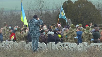 Загинув від кулі снайпера. На Миколаївщині прощалися з морським піхотинцем Загинув від кулі снайпера. На Миколаївщині прощалися з морським піхотинцем