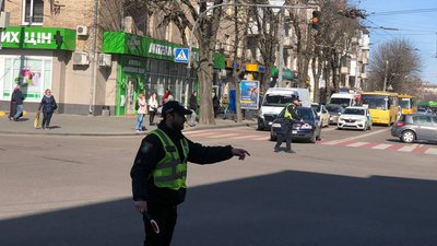 Світлофори, вулиці, місто, поліцейські, Житомир, 27 березня 2024 року