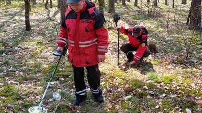 У Києві в Оболонському районі знайшли реактивний снаряд У Києві в Оболонському районі знайшли реактивний снаряд