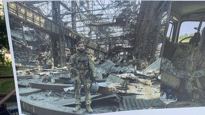 Виставка світлин захисників "Азовсталі" Виставка світлин захисників "Азовсталі"