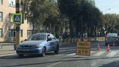 Перелом та садна: наслідки аварії за участі двох школярів на "зебрі" у Луцьку