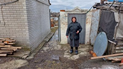 Наслідки буревію: у Бурині на Сумщині мешканці пошкоджених будинків пів року живуть без даху Наслідки буревію: у Бурині на Сумщині мешканці пошкоджених будинків пів року живуть без даху