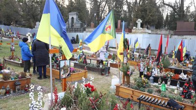 У Львові 31 грудня помолилися за загиблих захисників України У Львові 31 грудня помолилися за загиблих захисників України