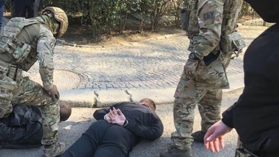 Групу мукачівців, які вимагали гроші за надумані борги, затримали в Ужгороді Групу мукачівців, які вимагали гроші за надумані борги, затримали в Ужгороді