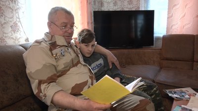 Володимир П'ятов з онуком Володимир П'ятов з онуком