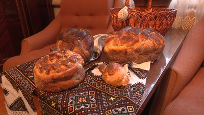 Готуємося до Великодня: як на Гуцульщині випікають паски