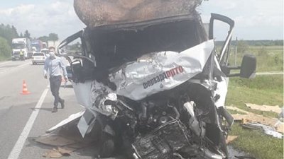 На Львівщині зіткнулися вантажівка та мікроавтобус: травмувалися чотири людини