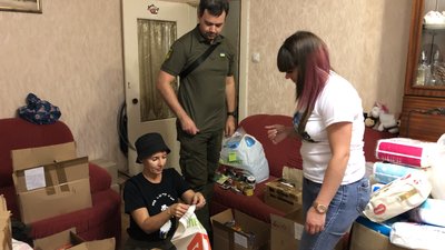 Молимося та діємо. Волонтерська група "Янголи Миколаєва" допомагають військовим на фронті та цивільним у місті Молимося та діємо. Волонтерська група "Янголи Миколаєва" допомагають військовим на фронті та цивільним у місті