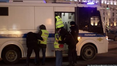 Як росіяни протестують проти війни з Україною — Москва, Петербург, репер Оксимірон Як росіяни протестують проти війни з Україною — Москва, Петербург, репер Оксимірон