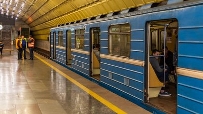 У Києві завершилося голосування за перейменування станцій метро. Які варіанти перемогли