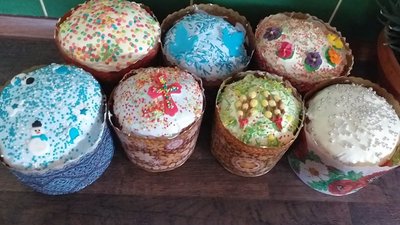 У Луцьку освячували паски вздовж вулиці