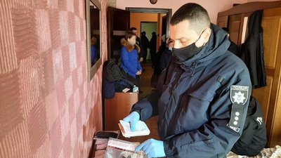 "Ваш родич спричинив ДТП": у Вінниці затримали шахраїв, які ошукували пенсіонерів