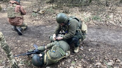 На Харківщині нацгвардійці проходять курс підготовки у піхотинці На Харківщині нацгвардійці проходять курс підготовки у піхотинці