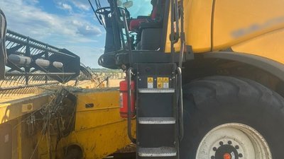 Комбайн підірвався на вибухівці