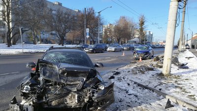 У Львові трапилась ДТП на вулиці Стрийській: п'ятеро людей отримали травми