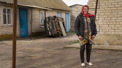 "Щодня запускають десятки дронів". Як під обстрілами армії РФ живуть у Хрещенівці на Херсонщині "Щодня запускають десятки дронів". Як під обстрілами армії РФ живуть у Хрещенівці на Херсонщині