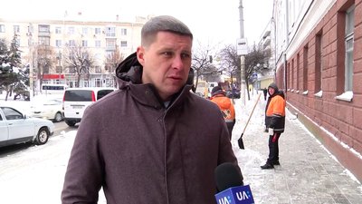 У Житомирі та області дороги розчищатимуть від снігу цілодобово У Житомирі та області дороги розчищатимуть від снігу цілодобово