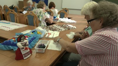 Волинські майстрині передали 110 фрагментів до вишитого Герба України Волинські майстрині передали 110 фрагментів до вишитого Герба України