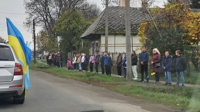 На Закарпатті попрощалися з полеглим захисником Єгором Паршиним На Закарпатті попрощалися з полеглим захисником Єгором Паршиним