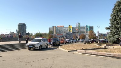 У Дніпрі відбувся автопробіг під назвою "Жінка і авто" У Дніпрі відбувся автопробіг під назвою "Жінка і авто"