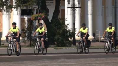 Велопатрулі у Чернігові: 12 поліцейських на велосипедах нестимуть службу у центрі міста