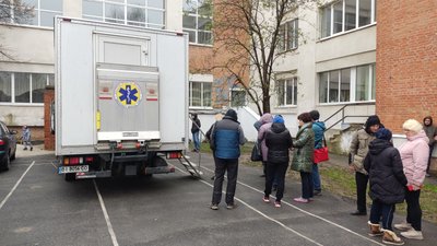 У Полтавській громаді запрацювала мобільна клініка для переселенців У Полтавській громаді запрацювала мобільна клініка для переселенців