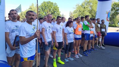Більше 200 миколаївців долучились до забігу "Шаную воїнів, біжу за героїв України"