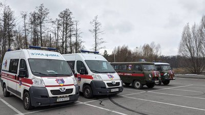 На Київщині відремонтують старі "швидкі" та передадуть їх на фронт для ЗСУ На Київщині відремонтують старі "швидкі" та передадуть їх на фронт для ЗСУ