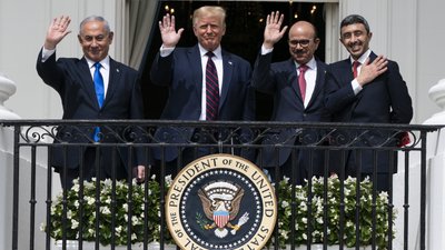 Бахрейн та ОАЕ визнали Ізраїль.Трамп назвав це "світанком нового Близького Сходу"