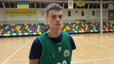 Денис Шлапак, гравець БК "Тернопіль-ДЮСШ" Денис Шлапак, гравець БК "Тернопіль-ДЮСШ"