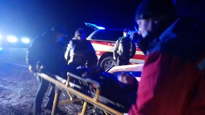 На Кіровоградщині рятувальники дістали водія з понівеченого автомобіля На Кіровоградщині рятувальники дістали водія з понівеченого автомобіля