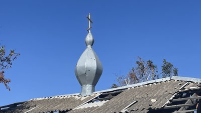 Парафіяни чекають на відновлення. Церква у Благодатному на Миколаївщині залишається пошкодженою після обстрілів Парафіяни чекають на відновлення. Церква у Благодатному на Миколаївщині залишається пошкодженою після обстрілів