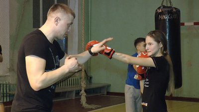 На Донеччині у вільний від служби час прикордонник тренує дітей На Донеччині у вільний від служби час прикордонник тренує дітей