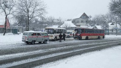 На Черкащині в ДТП зіткнулися рейсові автобуси, пасажира ушпиталили На Черкащині в ДТП зіткнулися рейсові автобуси, пасажира ушпиталили