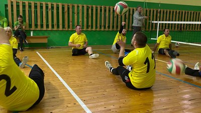 У Кам'янці-Подільському стартував відкритий чемпіонат області з волейболу сидячи