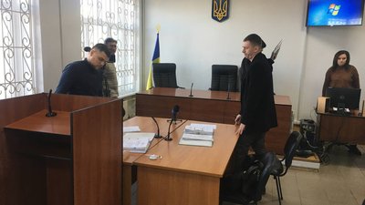 Голову Середино-Будської громади на Сумщині Олександра Гена залишили під вартою ще на два місяці Голову Середино-Будської громади на Сумщині Олександра Гена залишили під вартою ще на два місяці