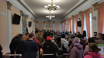Жителі 109-го мікрорайону зустрілися з Полтавським міським головою Олександром Мамаєм Жителі 109-го мікрорайону зустрілися з Полтавським міським головою Олександром Мамаєм