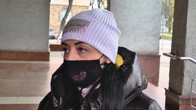 Жінка розповіла, що не вперше працює у виборчих комісіях, і розраховували на більше виплату. Фото: Суспільне Поділля Жінка розповіла, що не вперше працює у виборчих комісіях, і розраховували на більше виплату. Фото: Суспільне Поділля