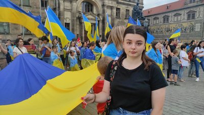 "Російська агресія руйнує моє життя": харків'яни вийшли на підтримку України у Дрездені "Російська агресія руйнує моє життя": харків'яни вийшли на підтримку України у Дрездені