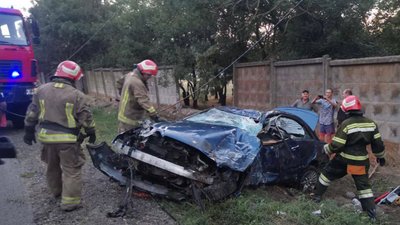 ДТП в Овідіополі: водія з автівки діставали рятувальники