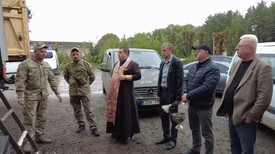 На Тернопільщині автомобіль переобладнали під польову кухню