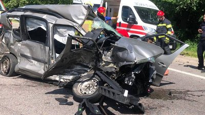 Поблизу села Зарічани на Житомирщині сталася дорожньо-транспортна пригода з потерпілими Поблизу села Зарічани на Житомирщині сталася дорожньо-транспортна пригода з потерпілими