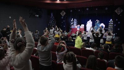 У Вінниці влаштували інтерактивну виставу для дітей-переселенців із Херсонщини