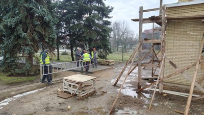 Ветерани ЗСУ відновлюють будинки, укриття та громадські простори на Миколаївщині Ветерани ЗСУ відновлюють будинки, укриття та громадські простори на Миколаївщині