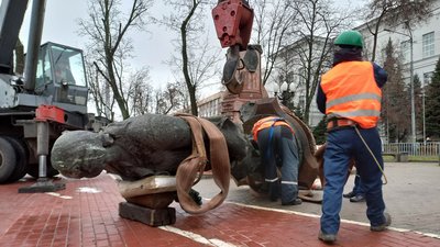 У Дніпрі демонтували пам'ятник Михайлу Ломоносову: думка історика У Дніпрі демонтували пам'ятник Михайлу Ломоносову: думка історика