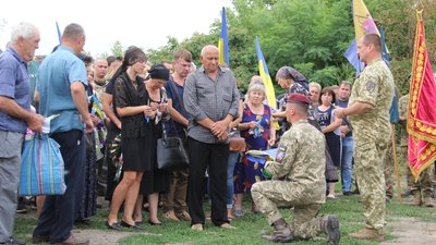 На Донбасі попрощалися із загиблим під Зайцевим розвідником одеської бригади