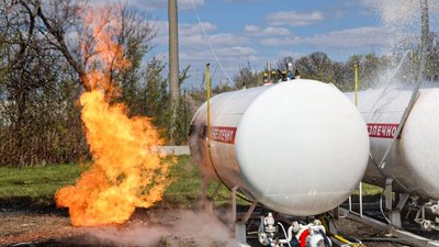 пожежа, азс, вогонь, салтівський район, 2 травня 2026 року