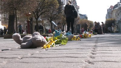 "Німий крик душі". У середмісті Івано-Франківська провели мовчазну акцію протесту "Німий крик душі". У середмісті Івано-Франківська провели мовчазну акцію протесту